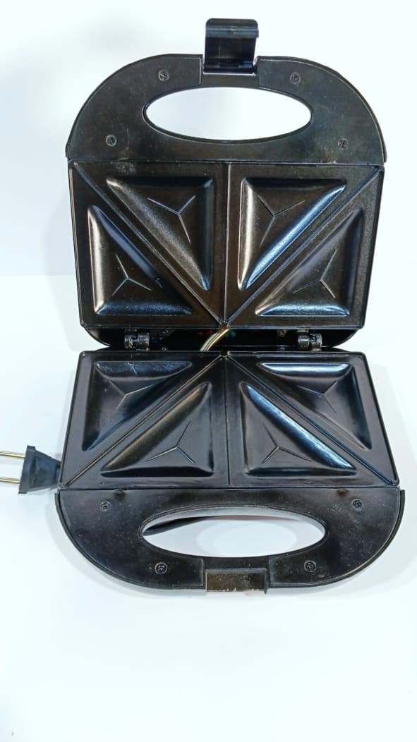 SANDWICH MAKER